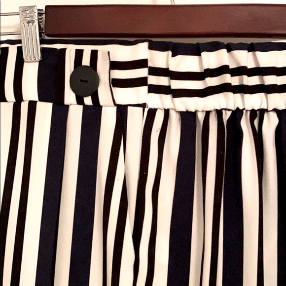 Navy & White flowing pants - Picture 3 of 3